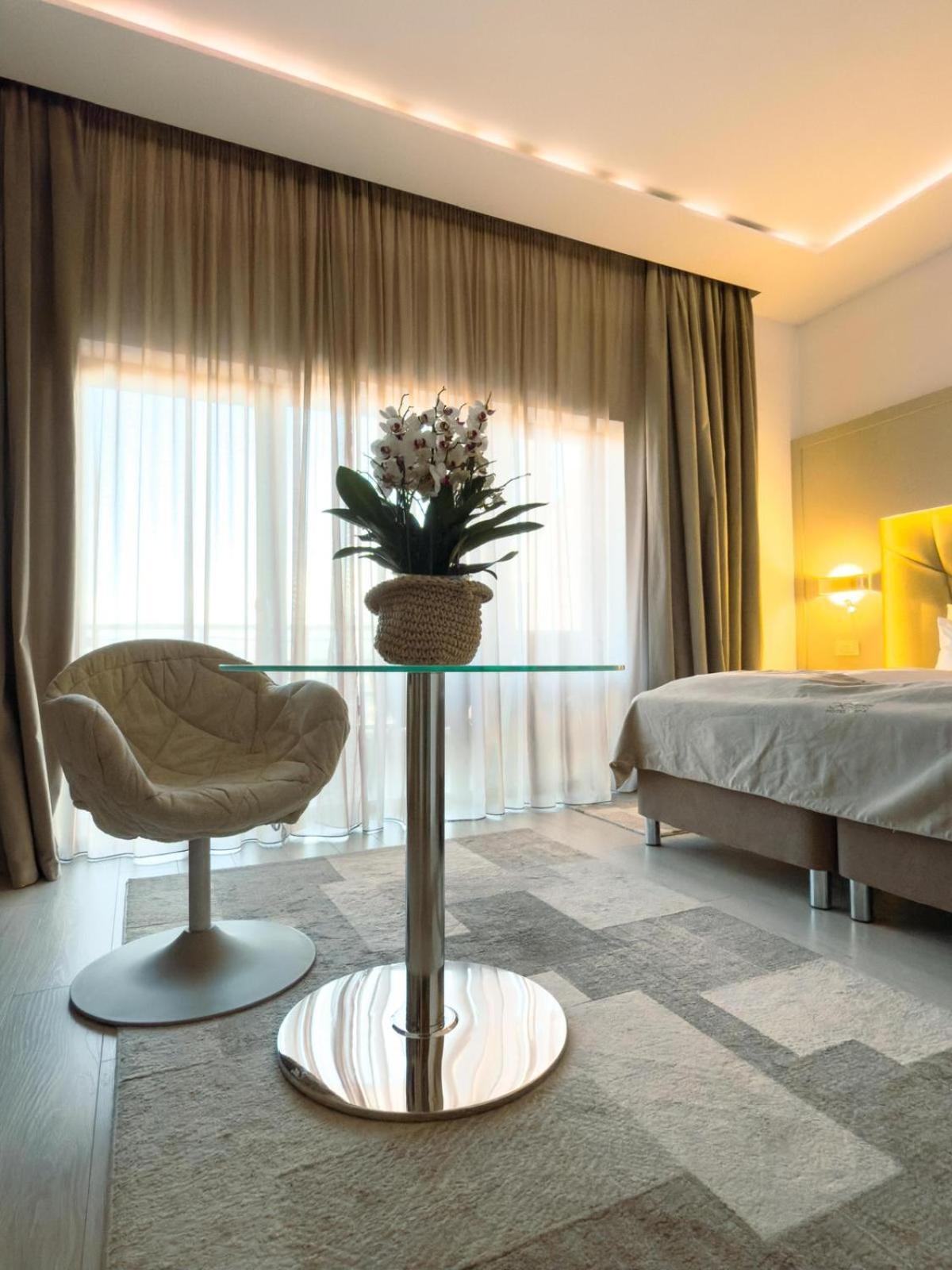 Hotel Eden Garden Spa Kimpulung Mołdawski Zewnętrze zdjęcie